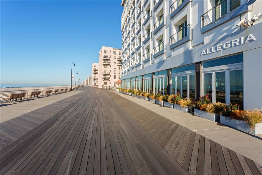 Allegria Exterior Boardwalk