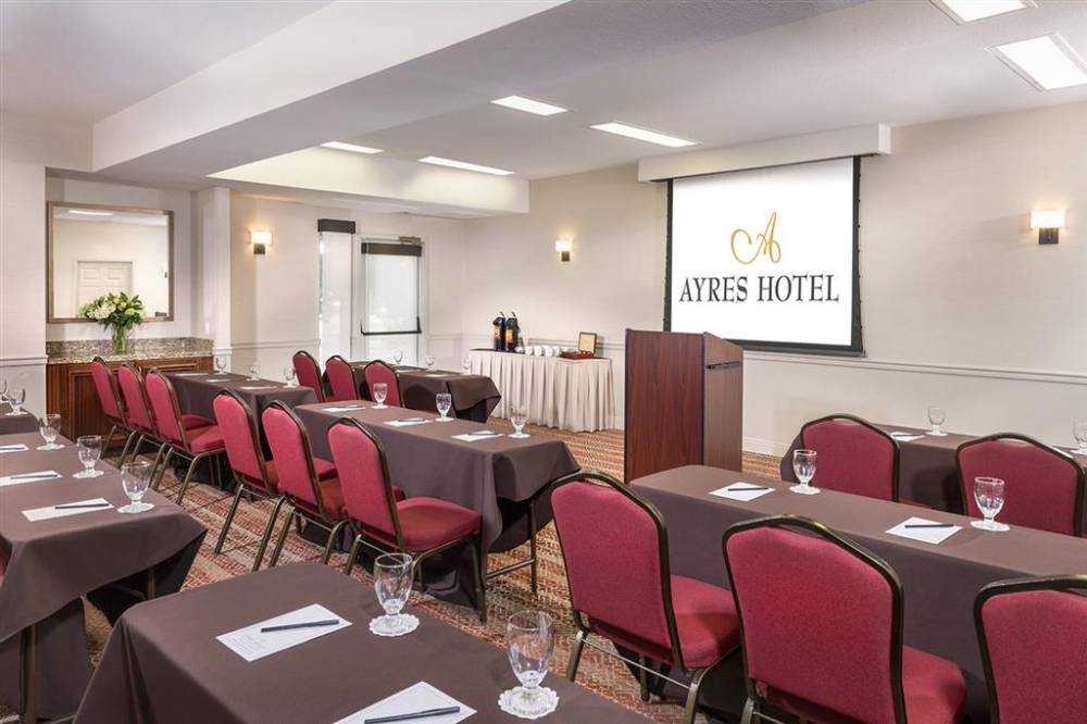 Ayres Hotel Anaheim 5