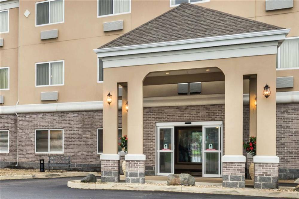 Baymont Inn and Suites Indianapolis Northeast