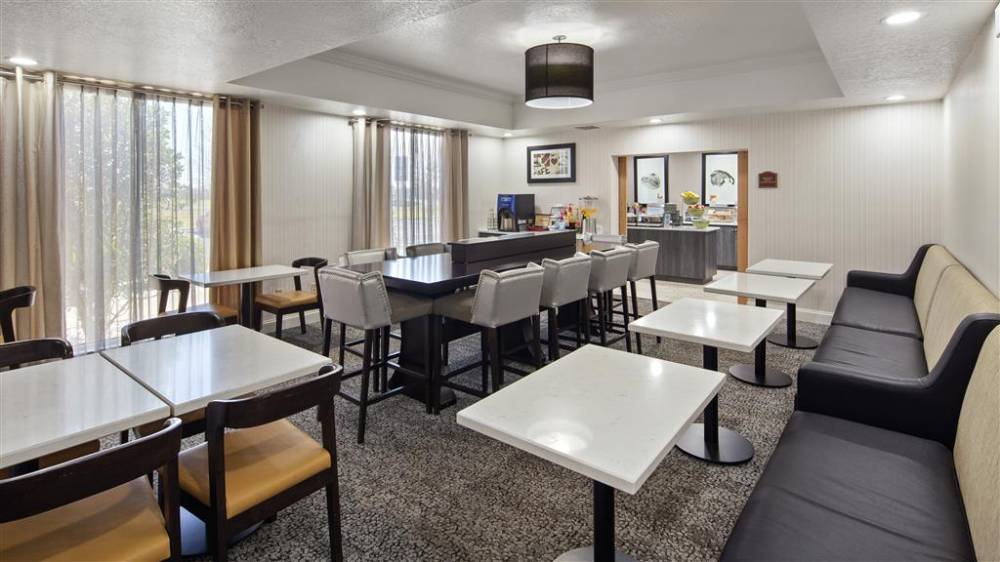 Best Western Heritage Inn & Suites 10