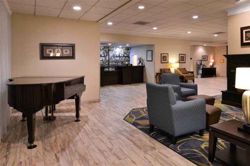 Best Western Leesburg Hotel & Conference Center 5