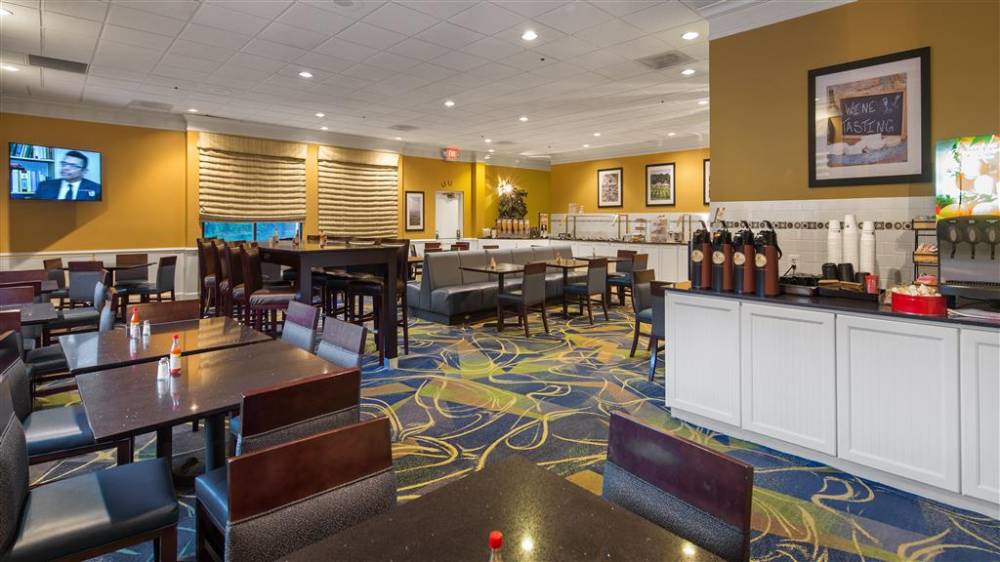 Best Western Leesburg Hotel & Conference Center 9