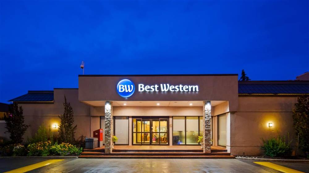 Upscale Best Western Main Entrance