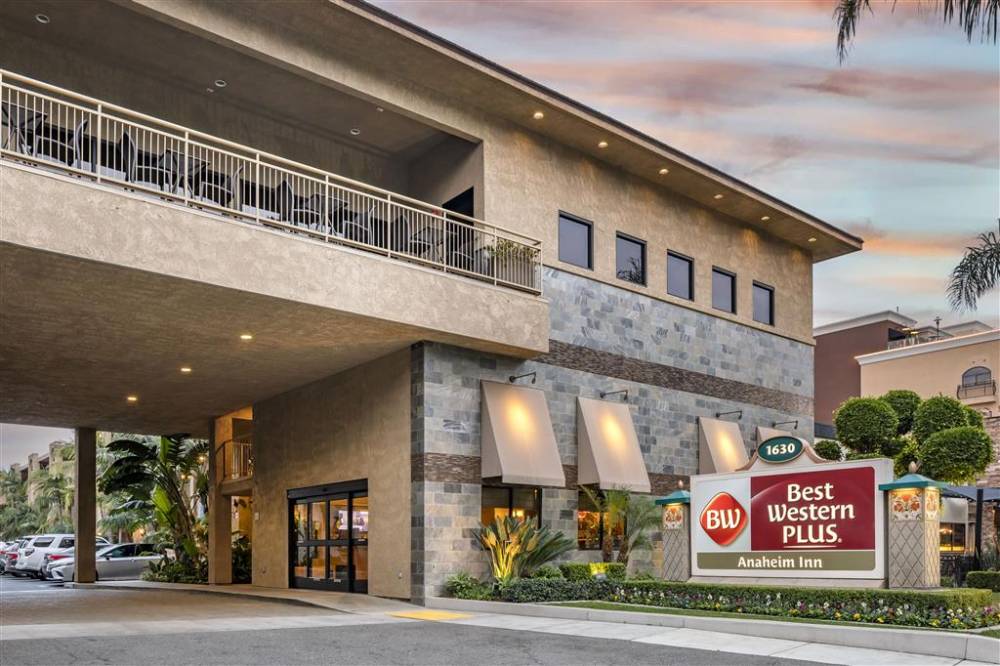 Best Western Plus Anaheim Inn 2