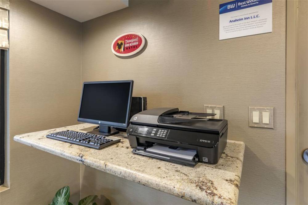 Best Western Plus Anaheim Inn 7