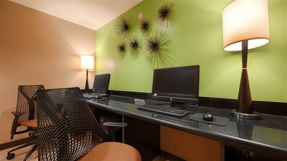 Best Western Plus College Park Hotel 3