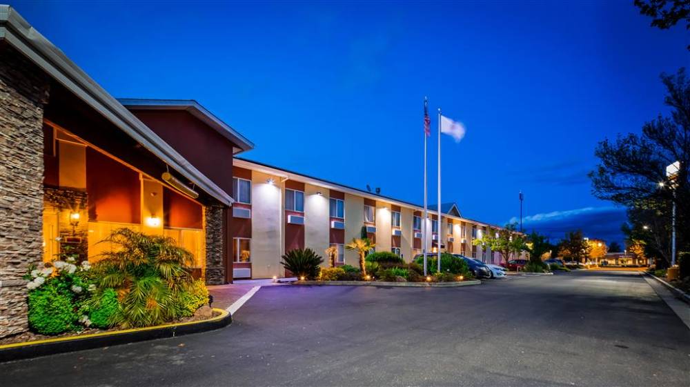 Best Western Plus Corning Inn