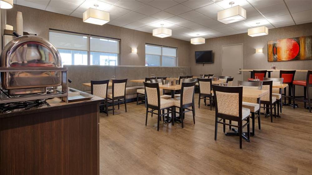 Best Western Plus Eastgate Inn & Suites 8