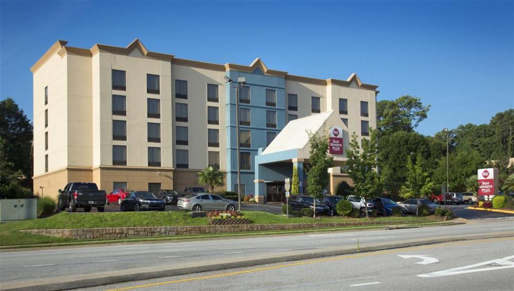 Best Western Plus Hotel & Suites Airport South 2