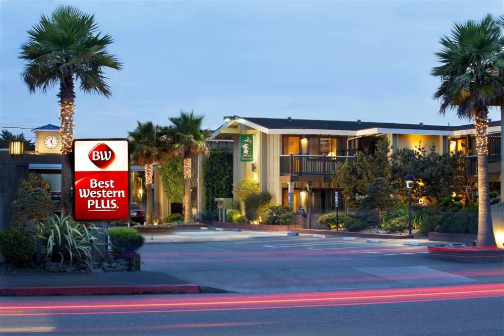 Entrance to Hotel