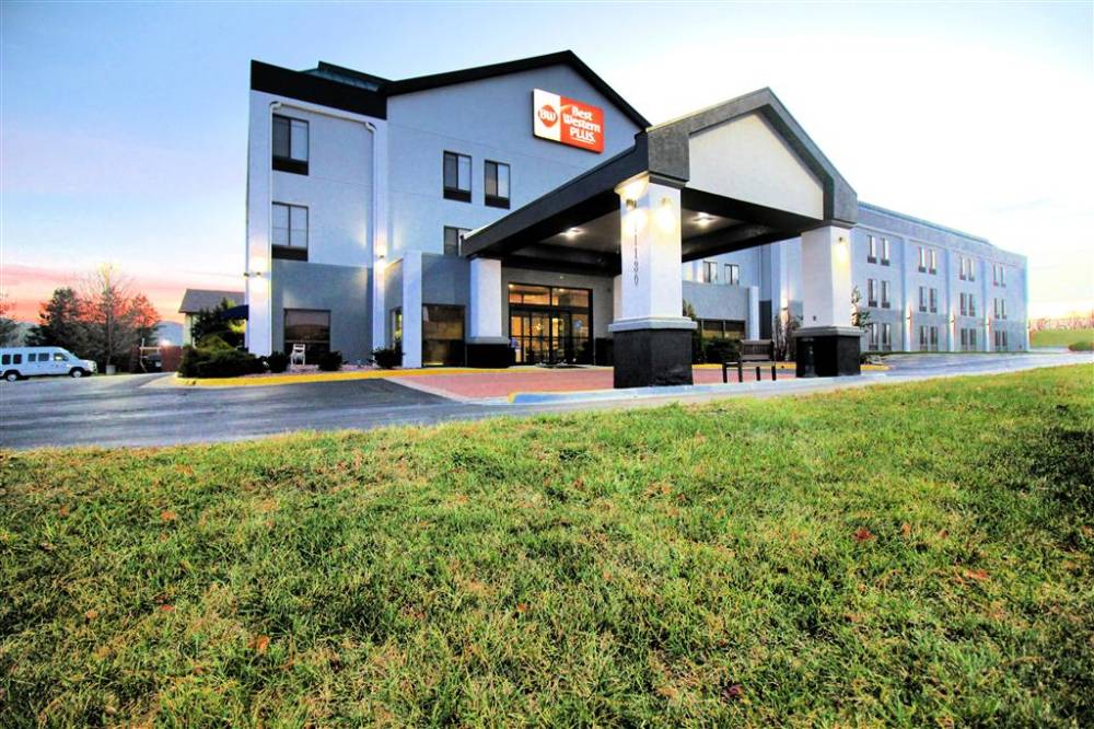 BEST WESTERN PLUS Kansas City Airport