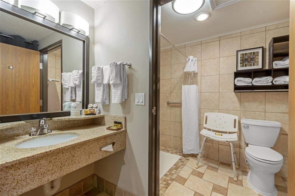 Best Western Plus Midwest Inn 8