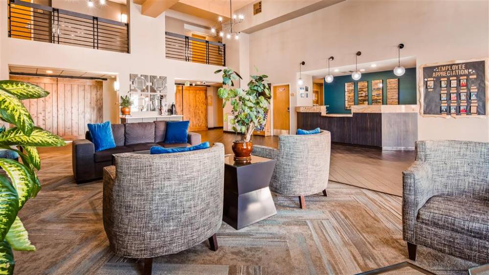 Best Western Plus North Las Vegas Inn & Suites 2