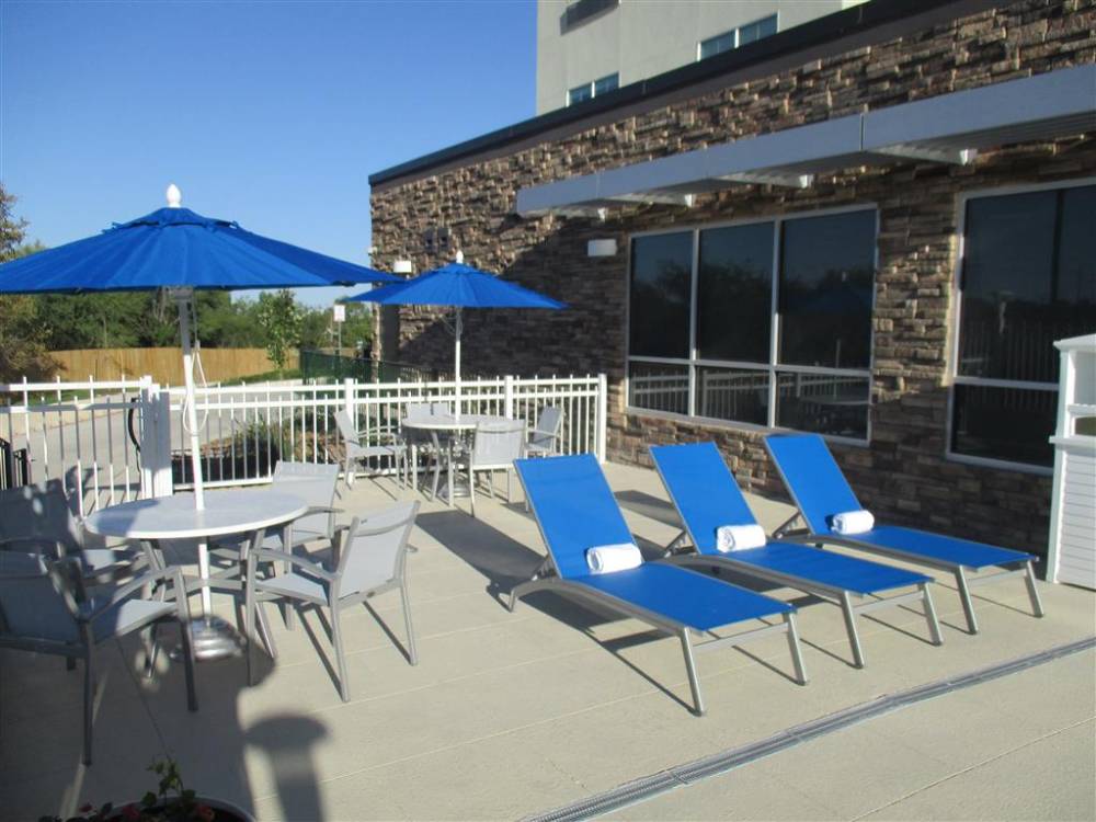 Best Western Plus Roland Inn & Suites 2