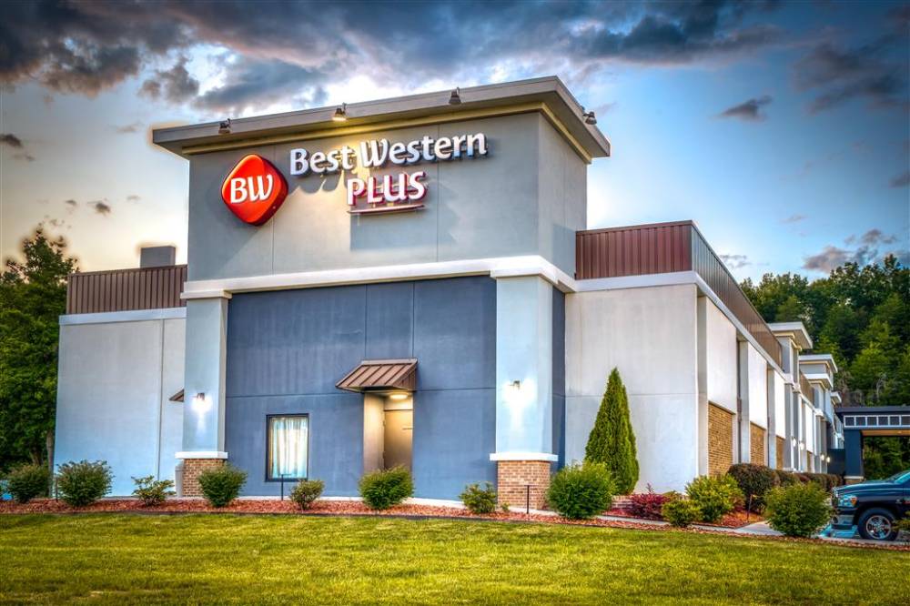 Best Western Plus Yadkin Valley Inn Suites