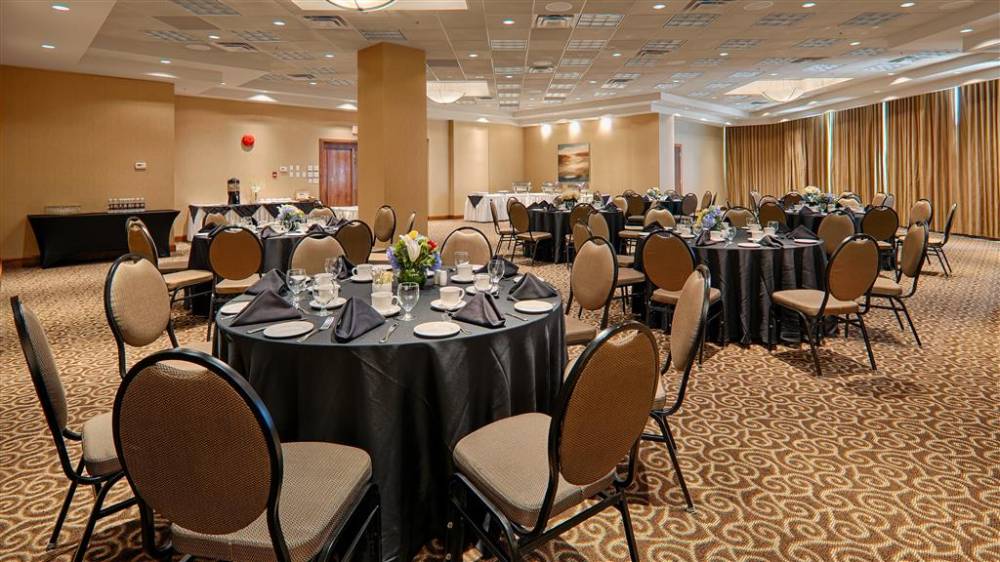 Best Western Premier Chateau Granville Hotel & Suites & Conf. Centre 5