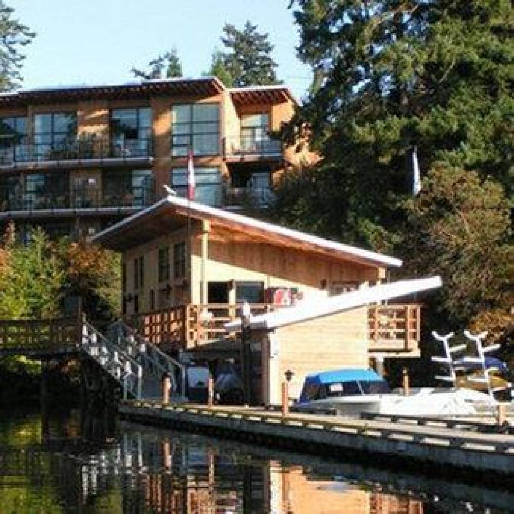 Brentwood Bay Resort 10