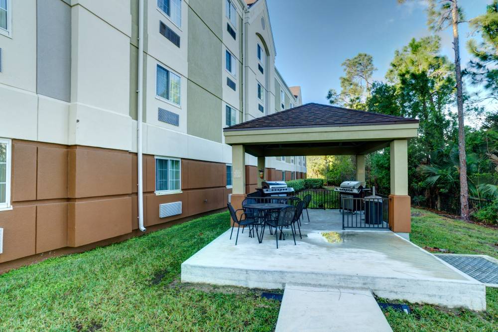 Candlewood Suites Ft Myers I75 4