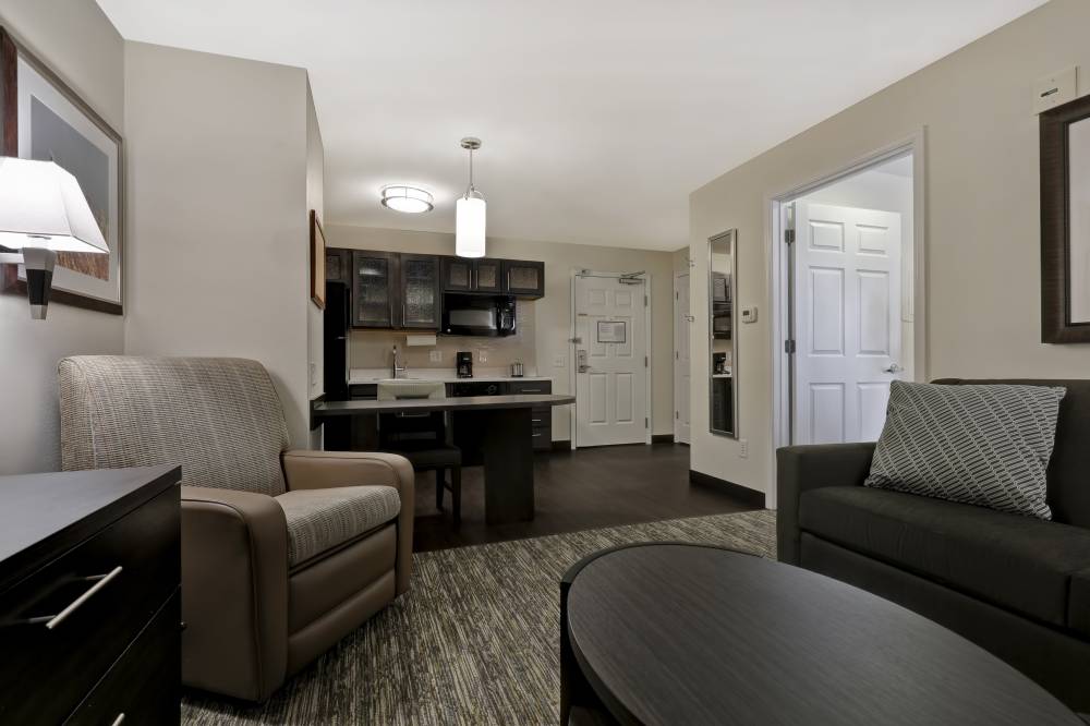 Candlewood Suites Indy South 4