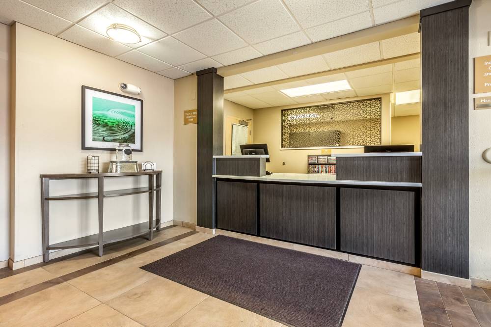 Candlewood Suites Lincoln 9