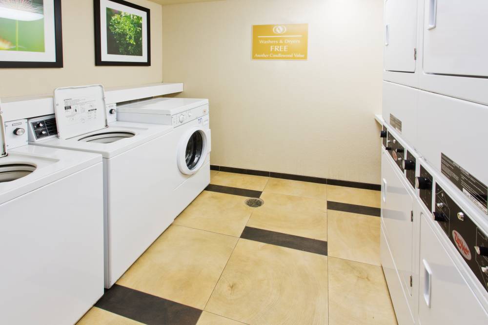 Laundry Facility, Hotel Medford Oregon FREE - no q