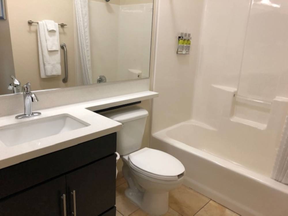 Candlewood Suites Nw 7