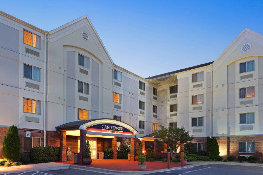 Candlewood Suites West 4