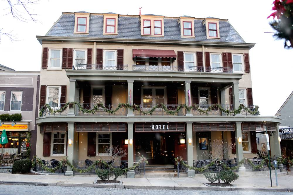 Chestnut Hill Hotel 10