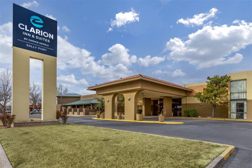 Clarion Inn And Suites Roswell 2