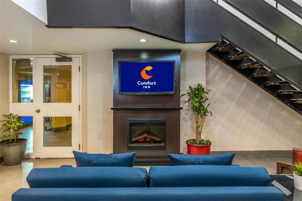 Comfort Inn Airport 7