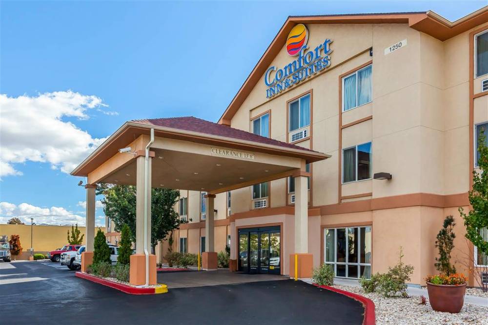 Comfort Inn and Suites Airport Convention Center