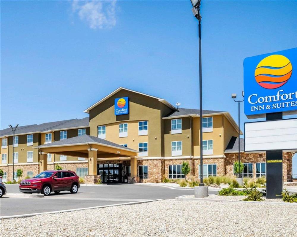 Comfort Inn And Suites 2