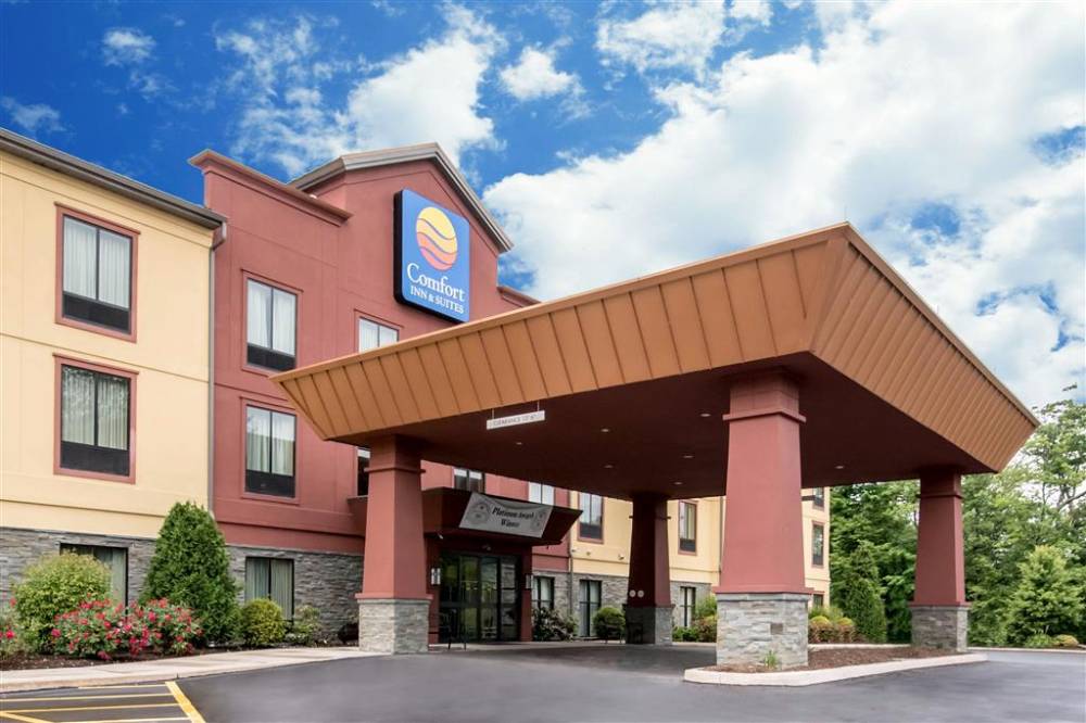 Hotel entrance comfort inn tunkhannock PA