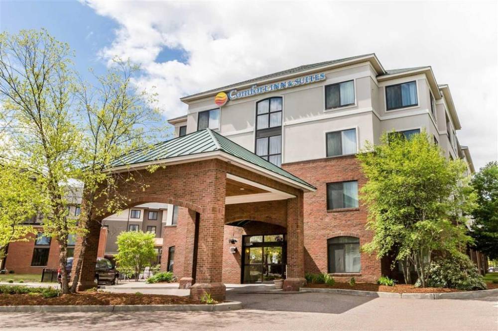 Comfort Inn & Suites hotel in South Burlington, VT