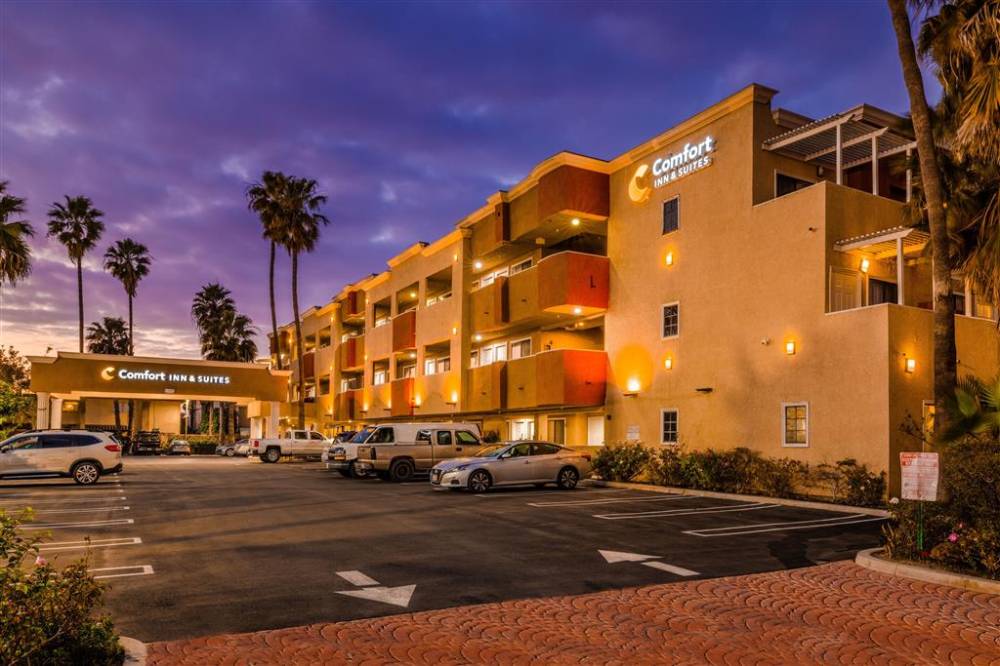 Comfort Inn And Suites Huntington Beach 2