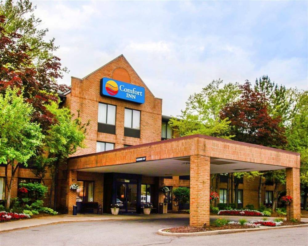 Comfort Inn Livonia 2