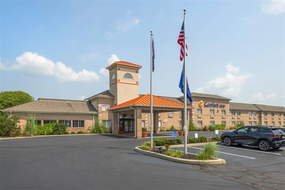 Comfort Inn Near Indiana Premium Outlets 2