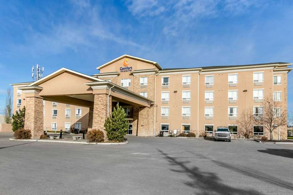 Comfort Inn & Suites 2