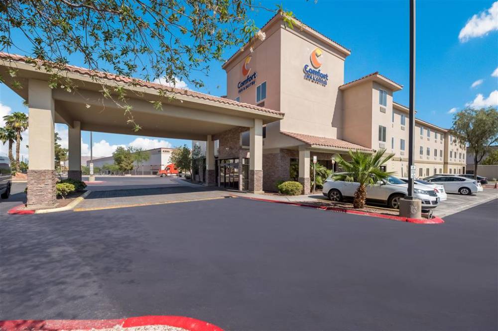 Comfort Inn & Suites Las Vegas - Nellis 2