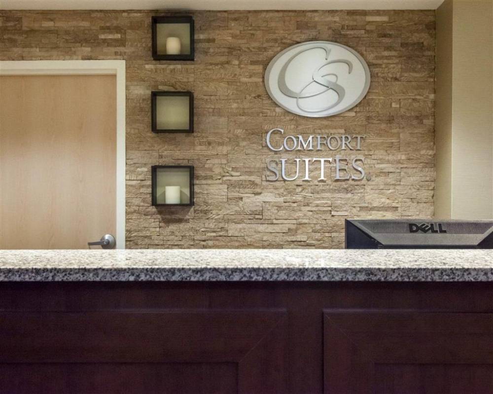 Comfort Suites Central I-44 6