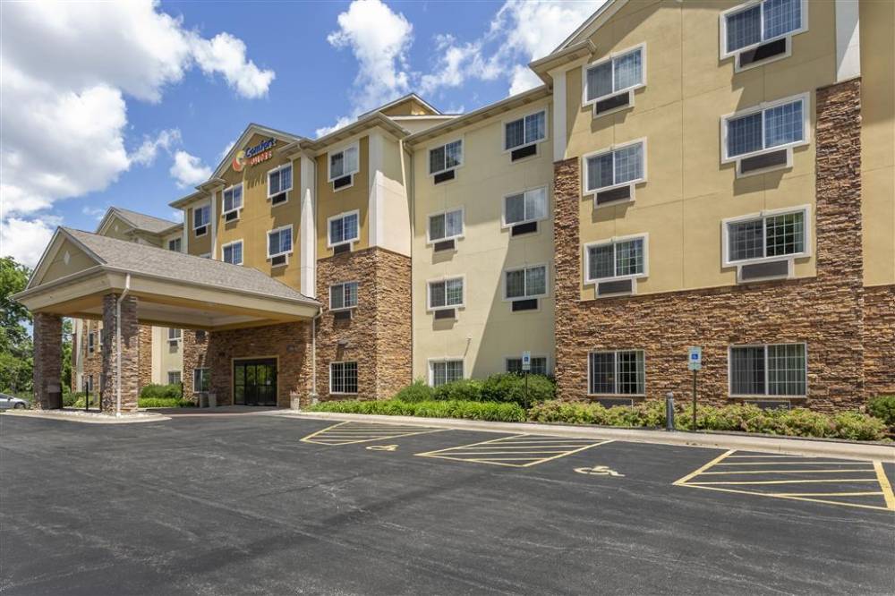 Comfort Suites Grayslake Near Libertyvil 2