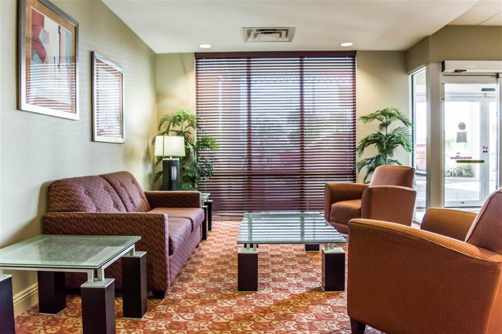 Comfort Suites Palm Bay - Melbourne 8