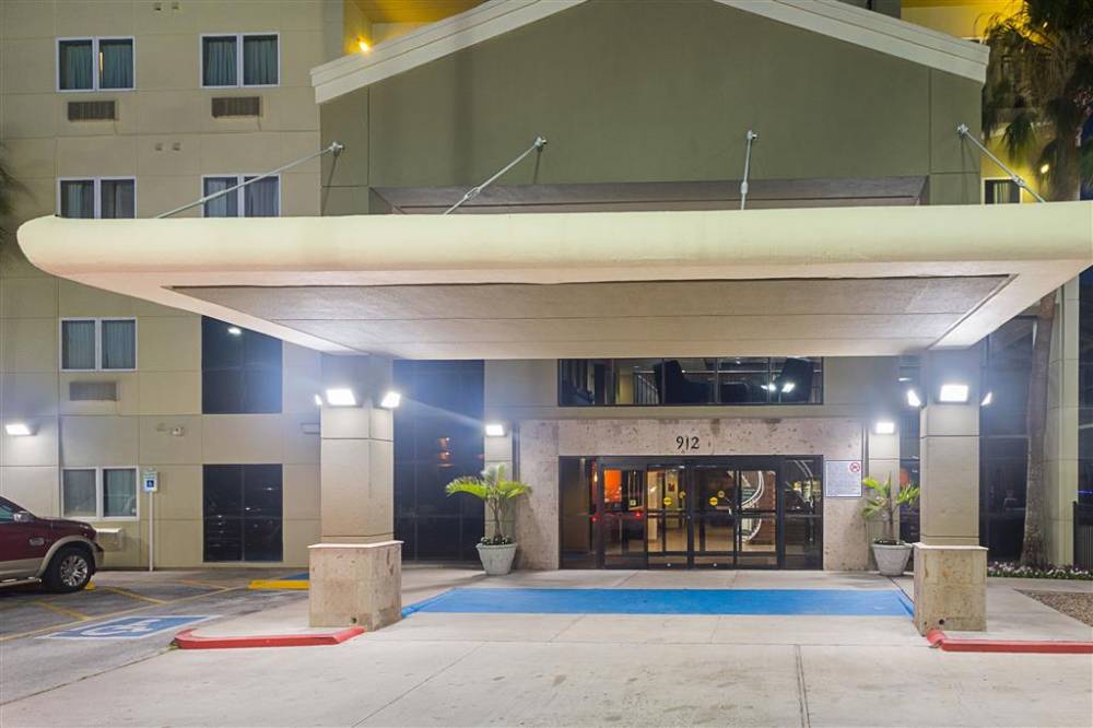 Comfort Suites South Padre Island 3