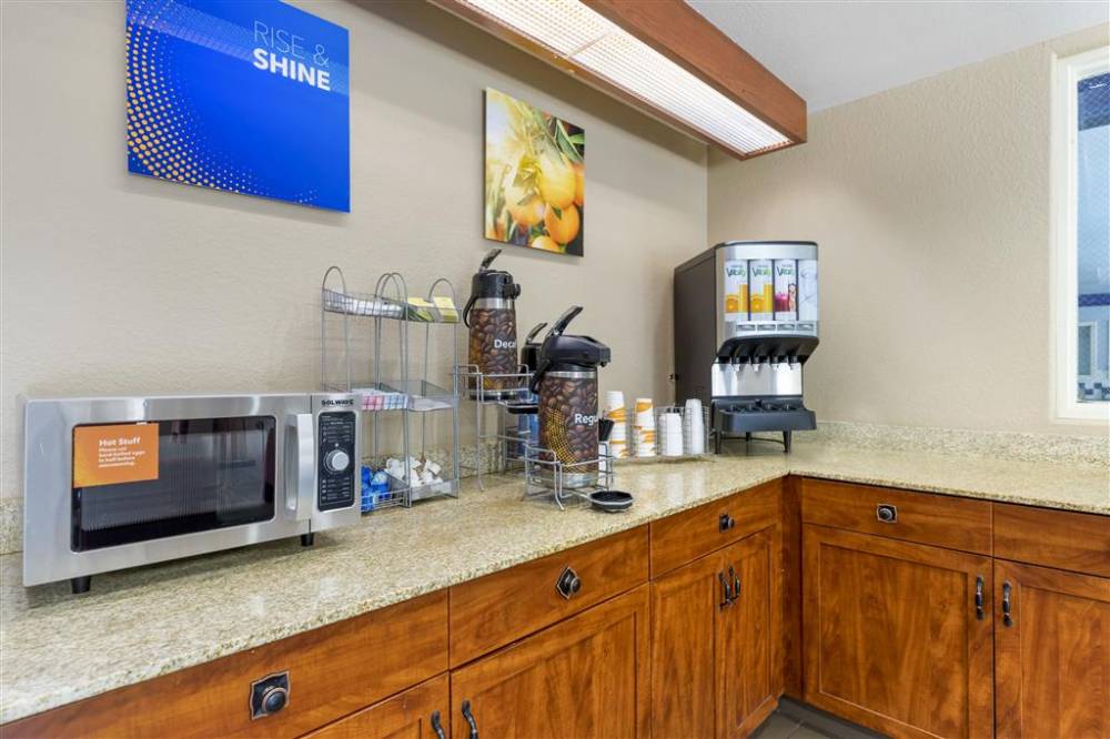 Comfort Suites Southwest 7