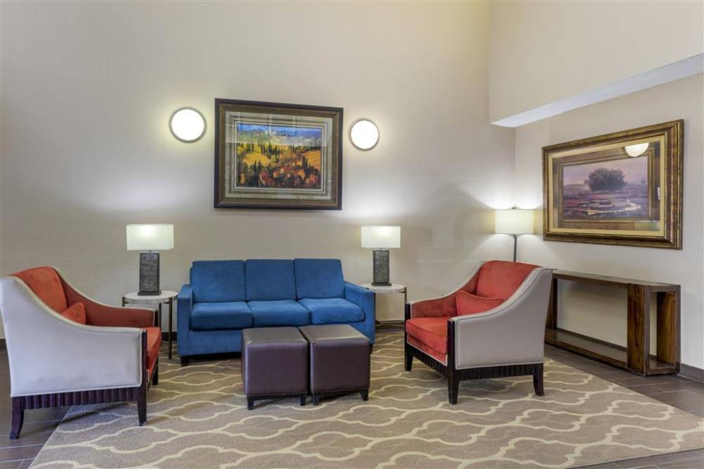 Comfort Suites Southwest 3