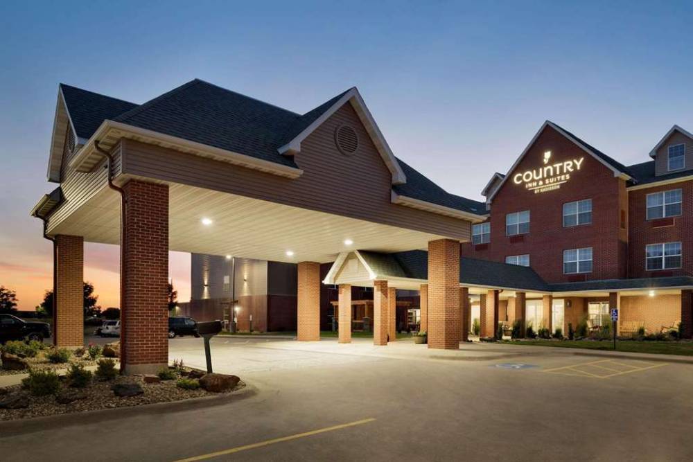 Country Inn And Suites By Radisson Coral 2