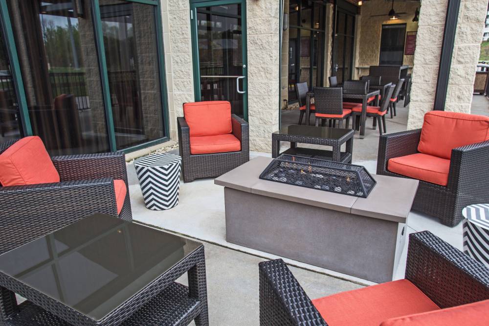 Courtyard By Marriott Aberdeen At Ripken Stadium 9