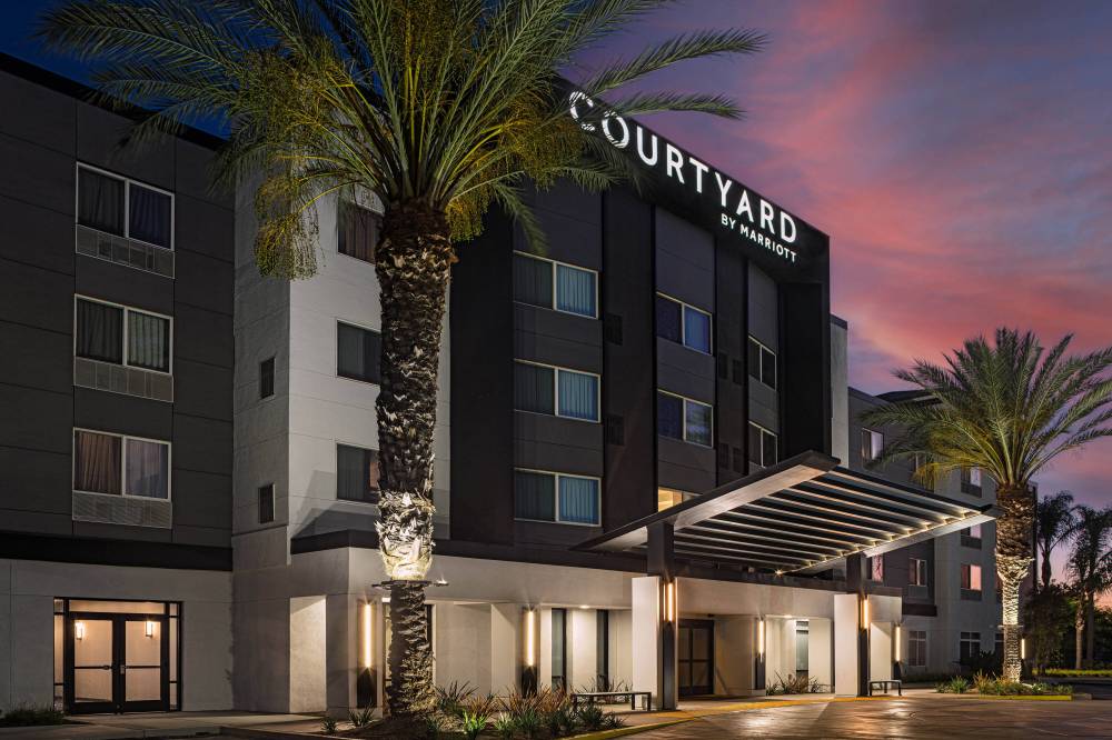 Courtyard By Marriott Anaheim Resort-convention Center 5