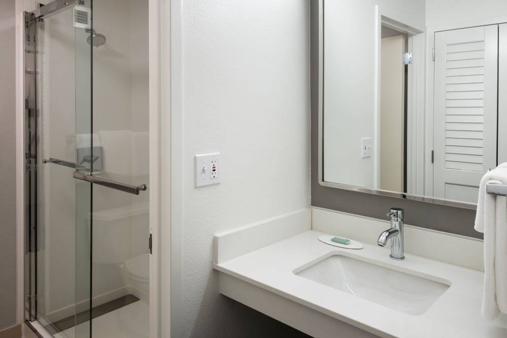 Guest Room Bathroom