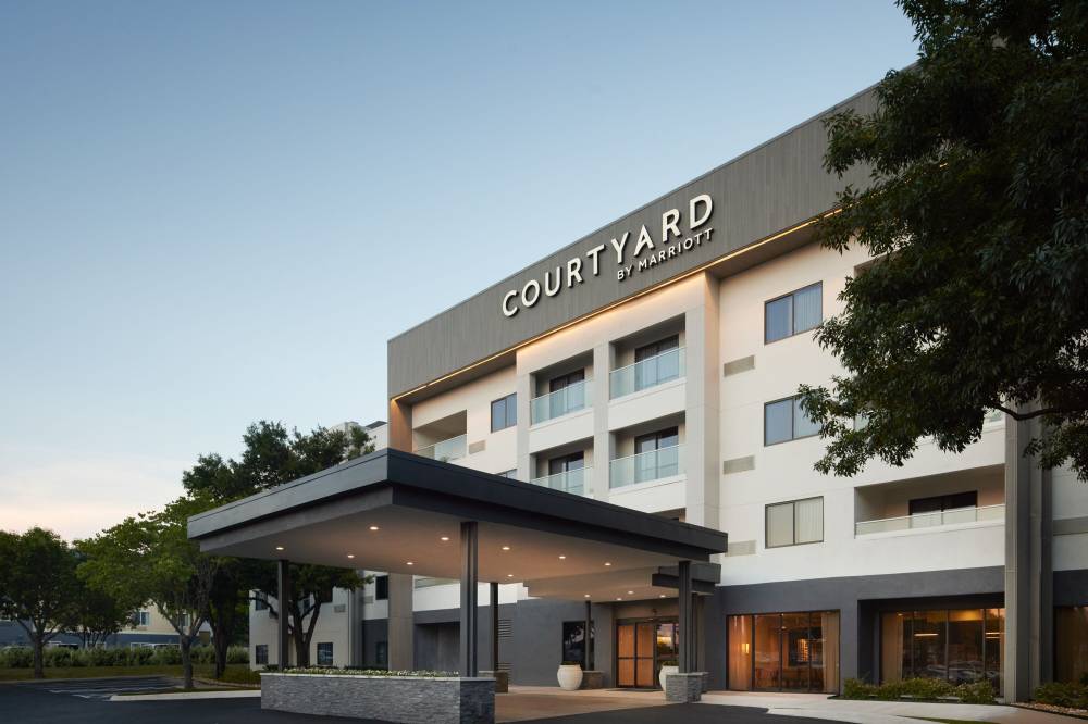 Courtyard By Marriott Austin South 6